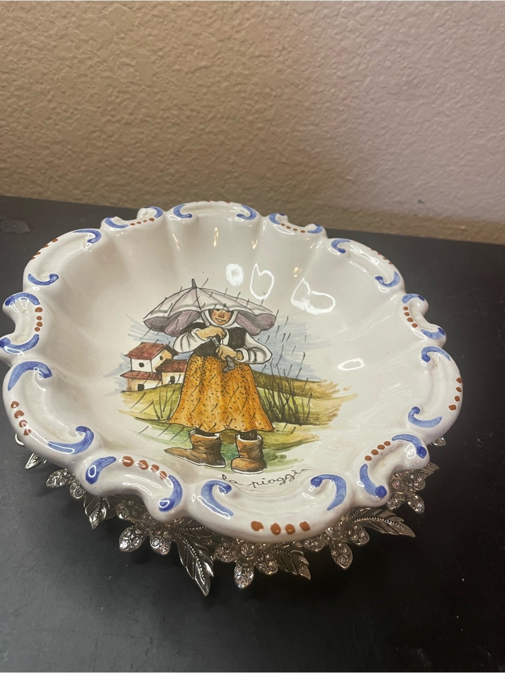 Gorgeous Bassano 7” scalopped Bowl Made in Italy